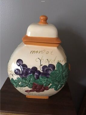 VTG HAND PAINTED MADE FOR NONNI BISCOTTI JAR ITALIAN WINE THEMED RAISED GRAPES